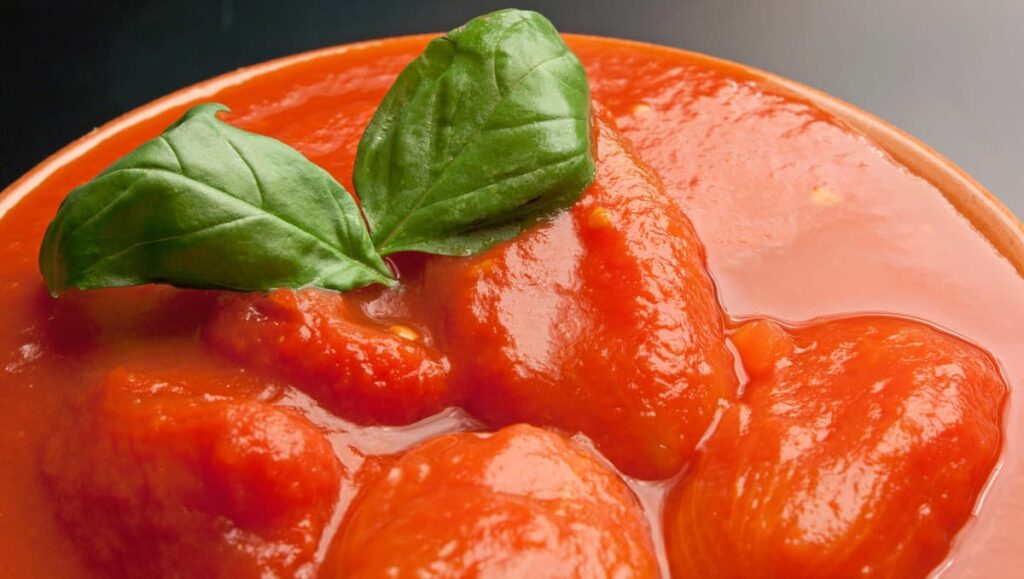 I pomodori pelati utilizzati per le nostre ricette sono stati prodotti e coltivati da LUNICA, un’azienda ortofrutticola fondata nel 1991, situata nel cuore del Mugello.